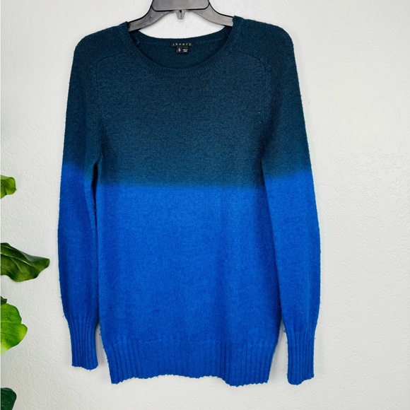 Theory Kazia Leuna Alpaca Silk Blend SoftSweater in Blue Ombre - Picture 2 of 8